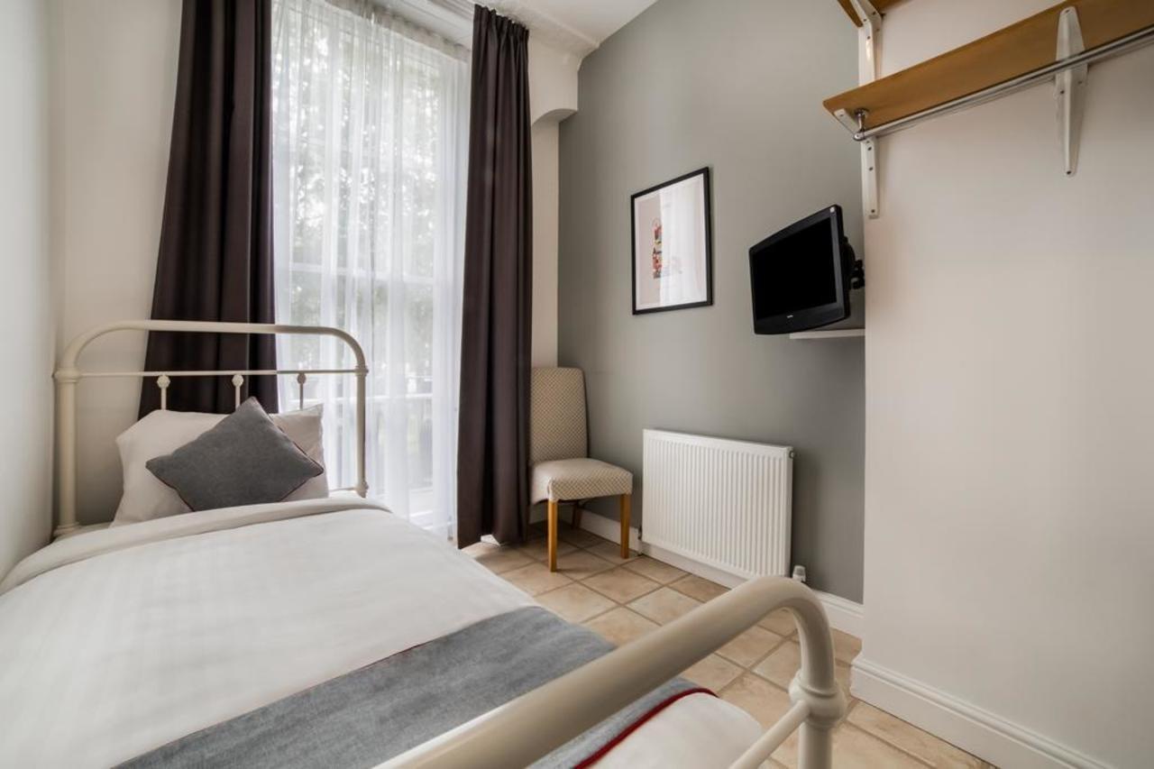 Oyo Kings Hotel London Exterior photo