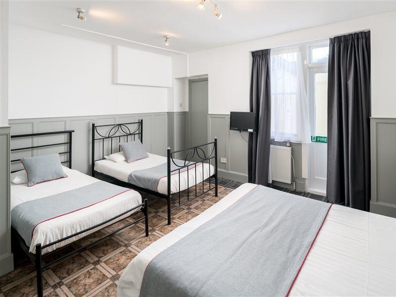 Oyo Kings Hotel London Exterior photo