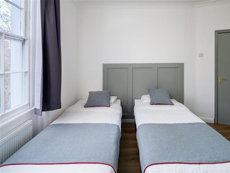 Oyo Kings Hotel London Exterior photo