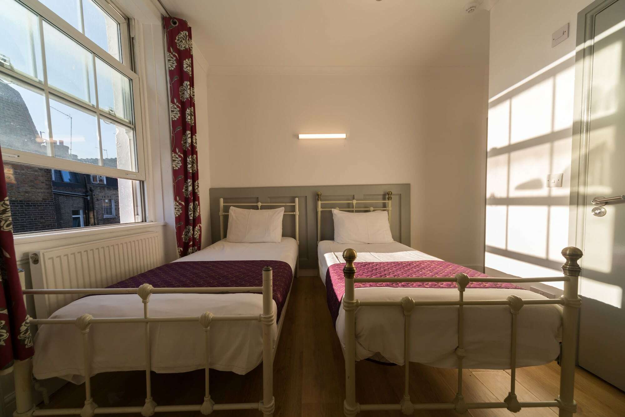 Oyo Kings Hotel London Exterior photo