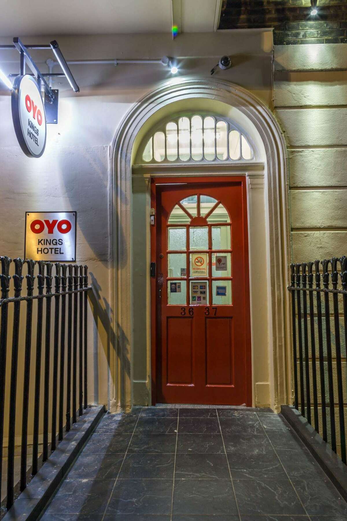 Oyo Kings Hotel London Exterior photo